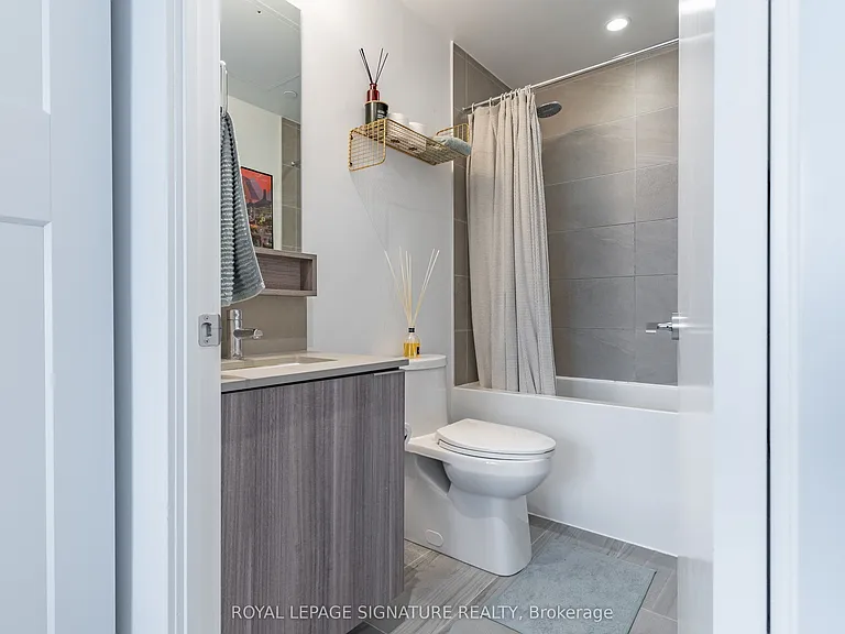 898 Portage Pkwy #5903 — Photo 14