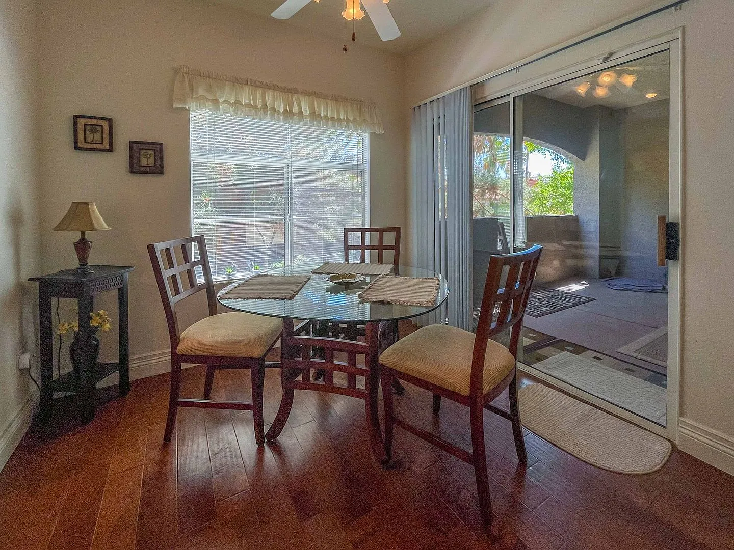 Unfurnished* Immaculate 3-Bedroom 2-Bath Upstairs Condo In Guard-Gated Sedona Condos — Photo 3