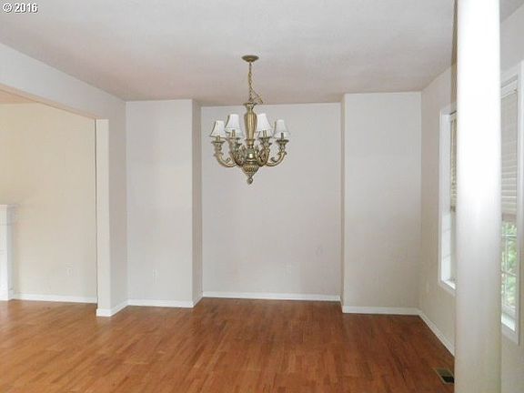 3rd image of 363 SE 24th Ave