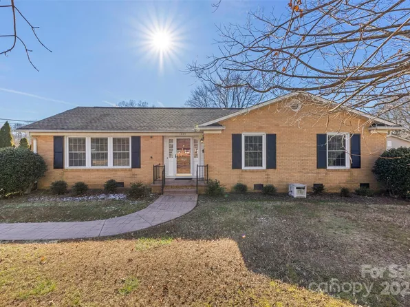 1645 Nottingham Dr, Gastonia, NC 28054