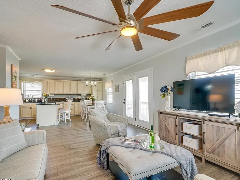 4908 E Beach Dr — Photo 30