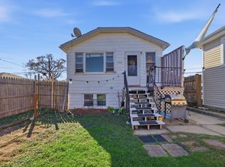 3524 N Ozark Ave, Chicago, IL