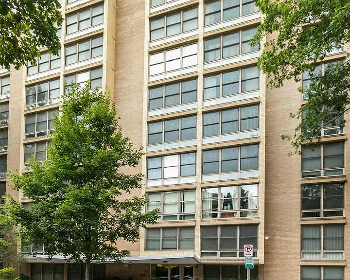 1260 21st St NW #210 — Photo 3