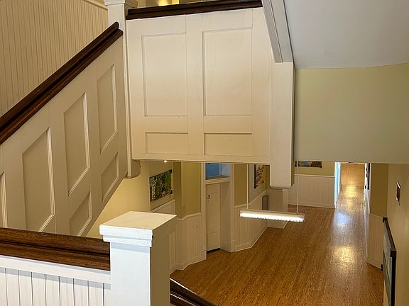 4th image of 715 Sherman St #5dfbf01a4