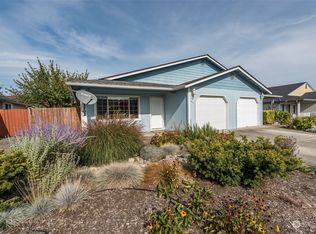 818 E Washington Pl, Sequim, WA 98382