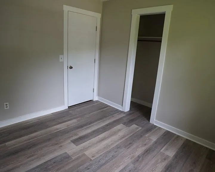 922 Henry Ct SW — Photo 13
