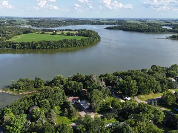 57975 226th St, Litchfield, MN 55355
