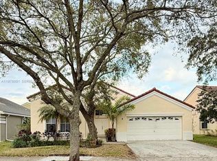 622 Carrington Ln, Fort Lauderdale, FL 33326