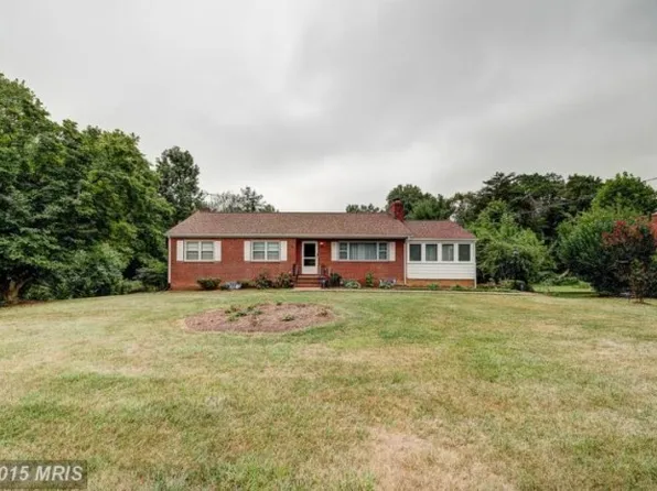 8627 Hilltop Rd, Vienna, VA 22180