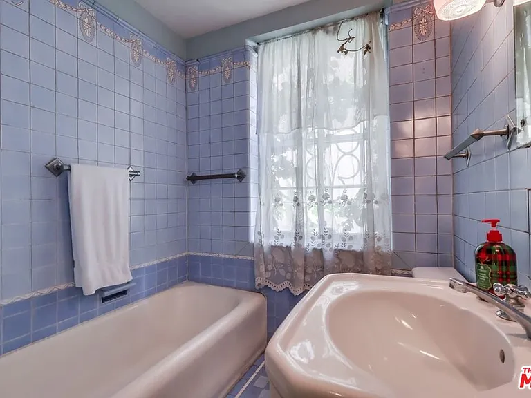 642 S Bronson Ave #207 — Photo 39