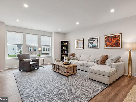 2nd image of 8351 Amber Beacon Cir