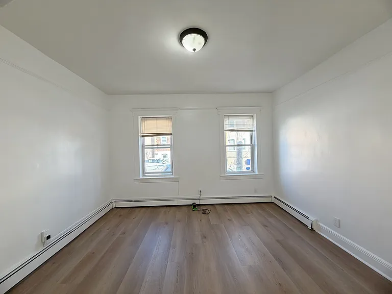 62 Farnham Ave #1 — Photo 3