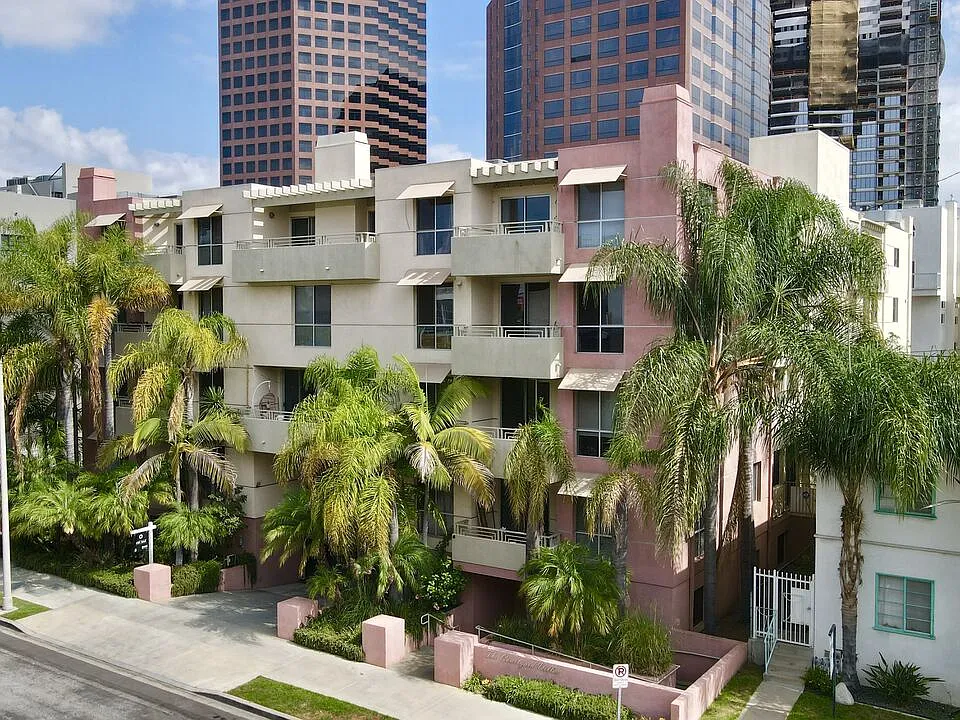 1222 S Westgate Ave #Penthouse 1