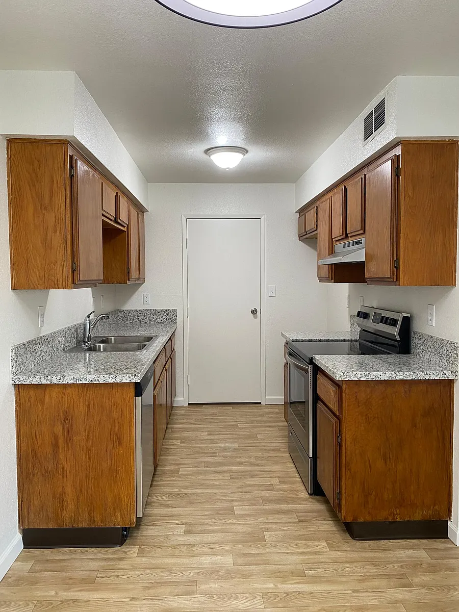 Building Photo - 8005 Latham Ct #1