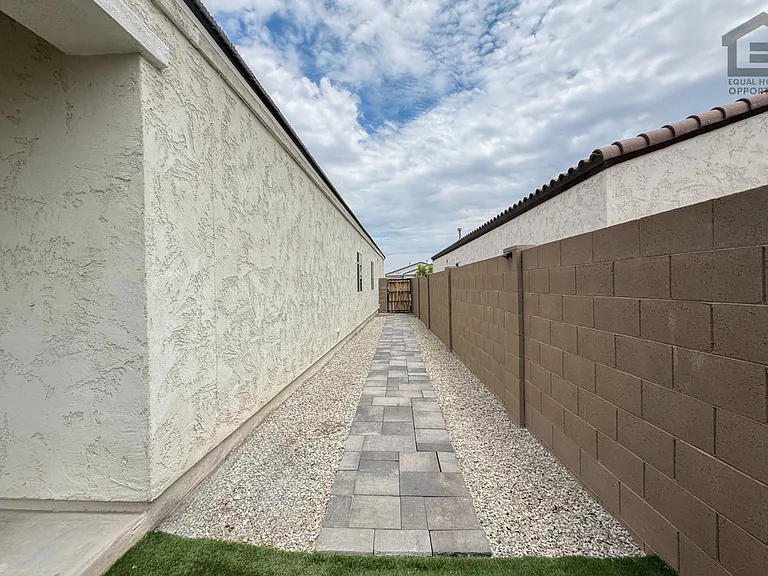 12731 W Myrtle Ave — Photo 28