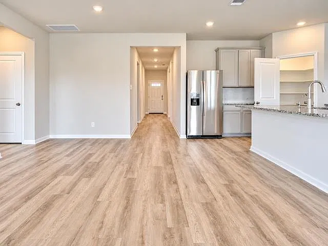 3 bed, 2.0 bath, 1540 sqft, $1,850 — Photo 2
