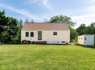 7631 Selden Rd, Le Roy, NY 14482