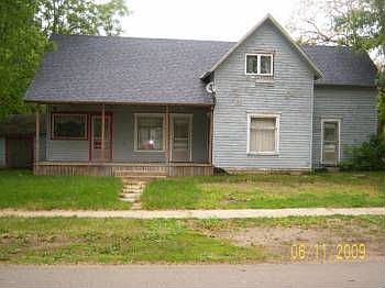 1st image of 527 E Chestnut St