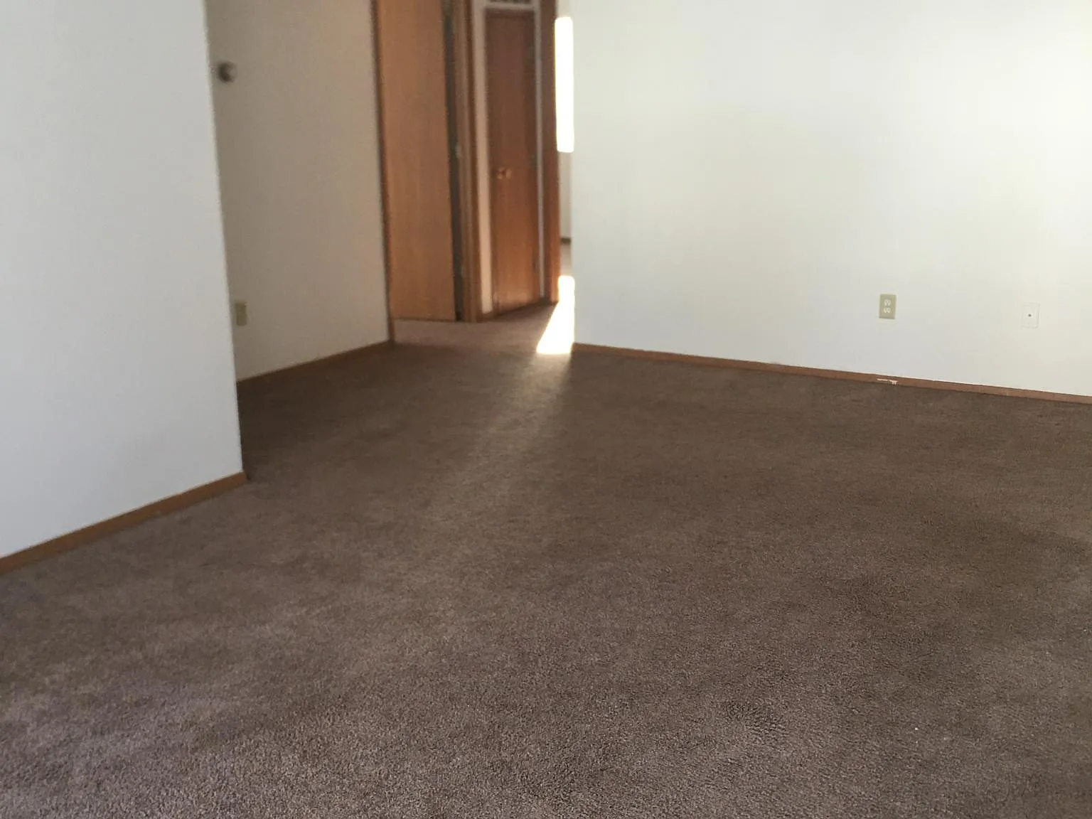 3 bed, 1200 sqft, $1,400 — Photo 1
