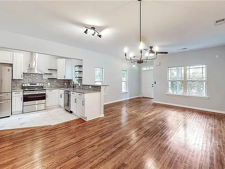49 Harlan Rd SW — Photo 14