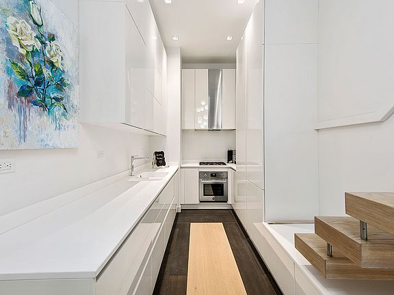 4th image of 372 Fifth Ave #6 b