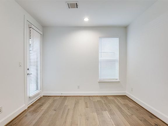 4th image of 2230 Lou Ellen Ln #C