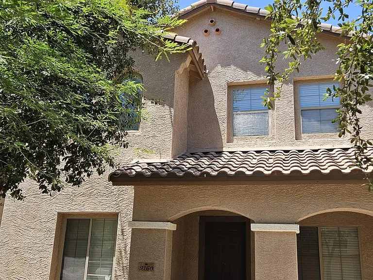 9160 W Meadow Dr — Photo 1