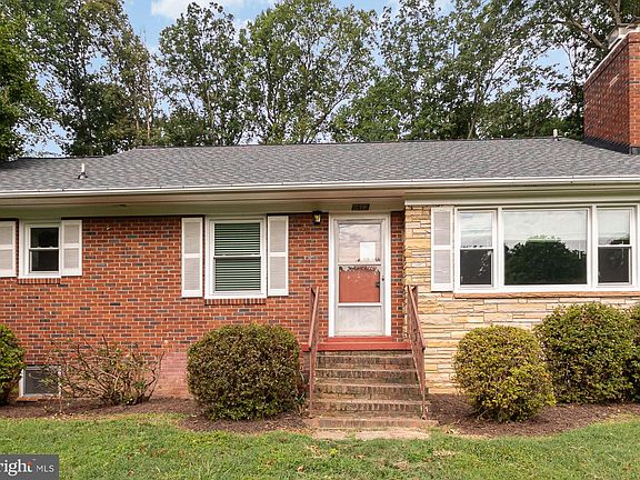 3rd image of 4812 Olley Ln