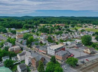 108 S Main St APT 4B, Alburtis, PA