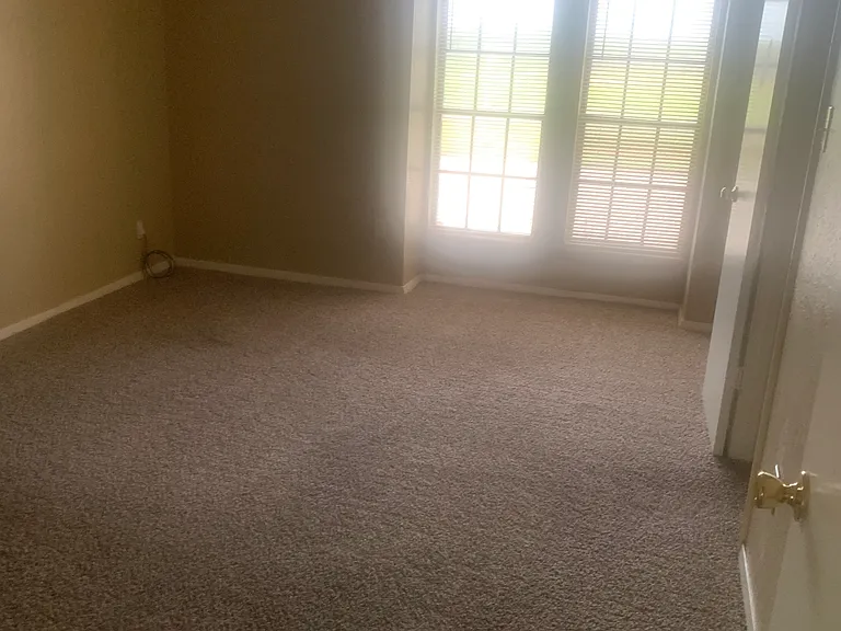 5402 S 7th St #202 — Photo 4