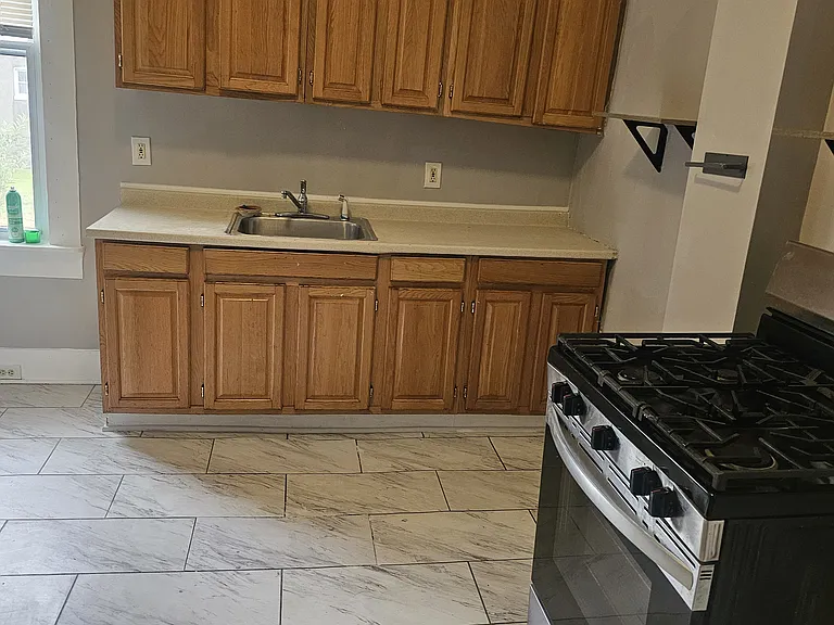 3936 Park Heights Ave — Photo 15