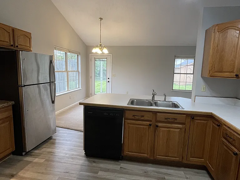 128 Heckman Dr — Photo 5