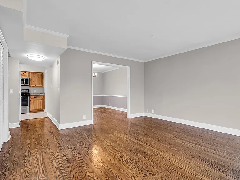 217 Westfield Dr — Photo 6