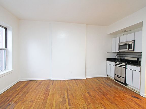 4th image of 206 W 132nd St #4FF
