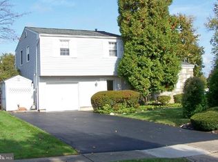 5953 Hudson Rd, Bensalem, PA 19020