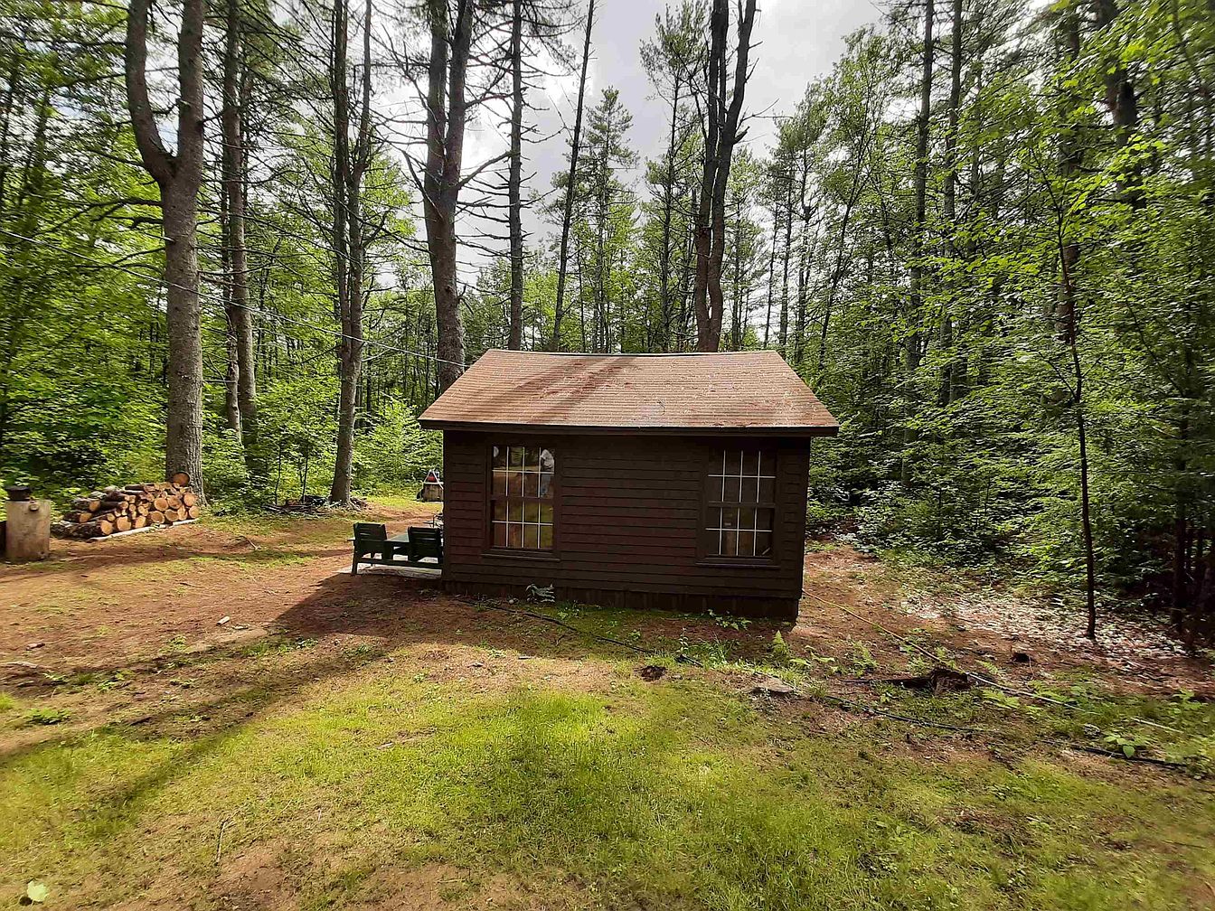 c. 1960 Adorable One Room Cabin For Sale in Ossipee, NH. 95K Sold Old Houses Under 100K