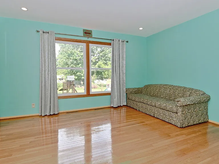 7146 S Meridian St — Photo 18