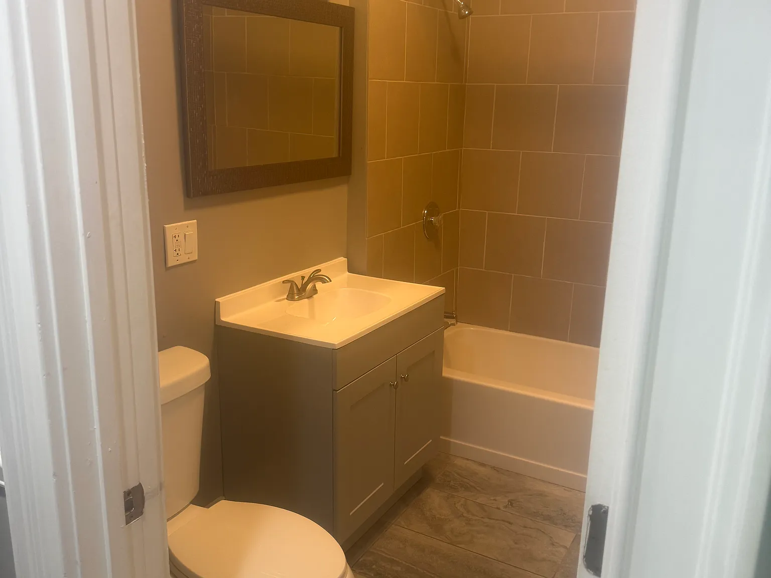 3 bed, $1,900 — Photo 4
