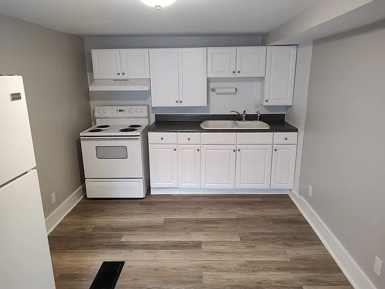 134 N Newberry St #3 — Photo 4