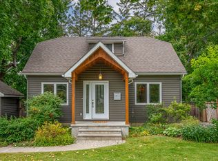 241 Pleasant Park Rd, Ottawa, ON K1H5M4