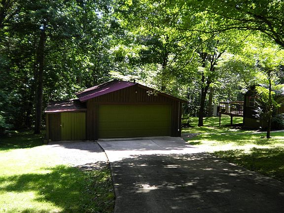 3rd image of 407 Forest Trl