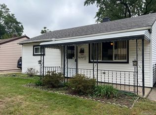 34497 Phyllis St, Wayne, MI 48184