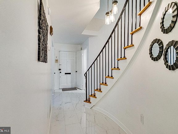 4th image of 2312 Sibley St