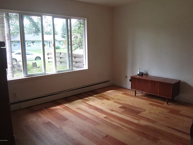 1609 Otter St — Photo 2