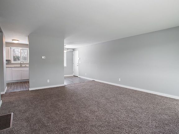 3rd image of 19125 E Valleyway Ave