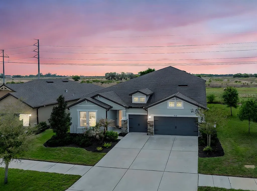 6 bed, 4.0 bath, 4169 sqft, $4,500 — Photo 3