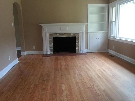 2nd image of 3222 NE Avondale Ave