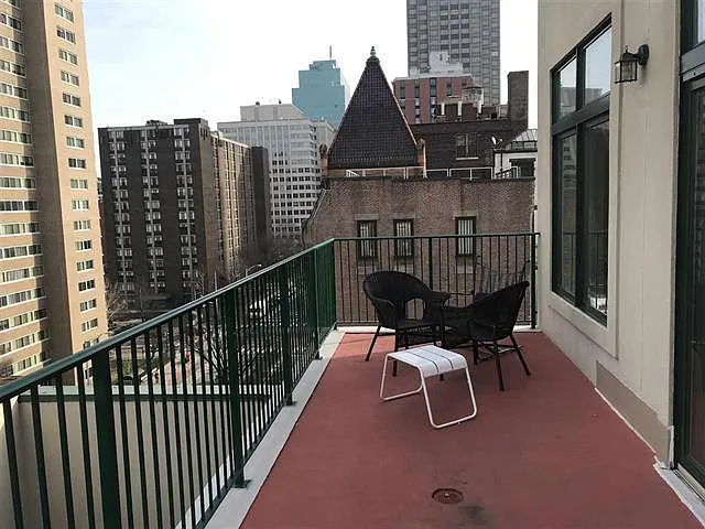 102 York St #8 — Photo 9