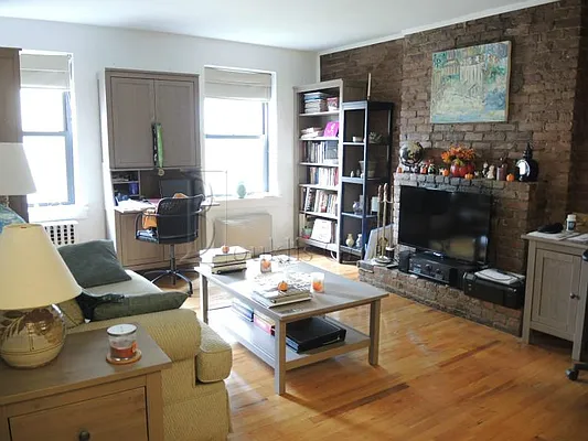 Rented by Bouklis Group | media 27