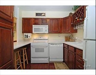 3rd image of 1560 N Sandburg Ter APT 403
